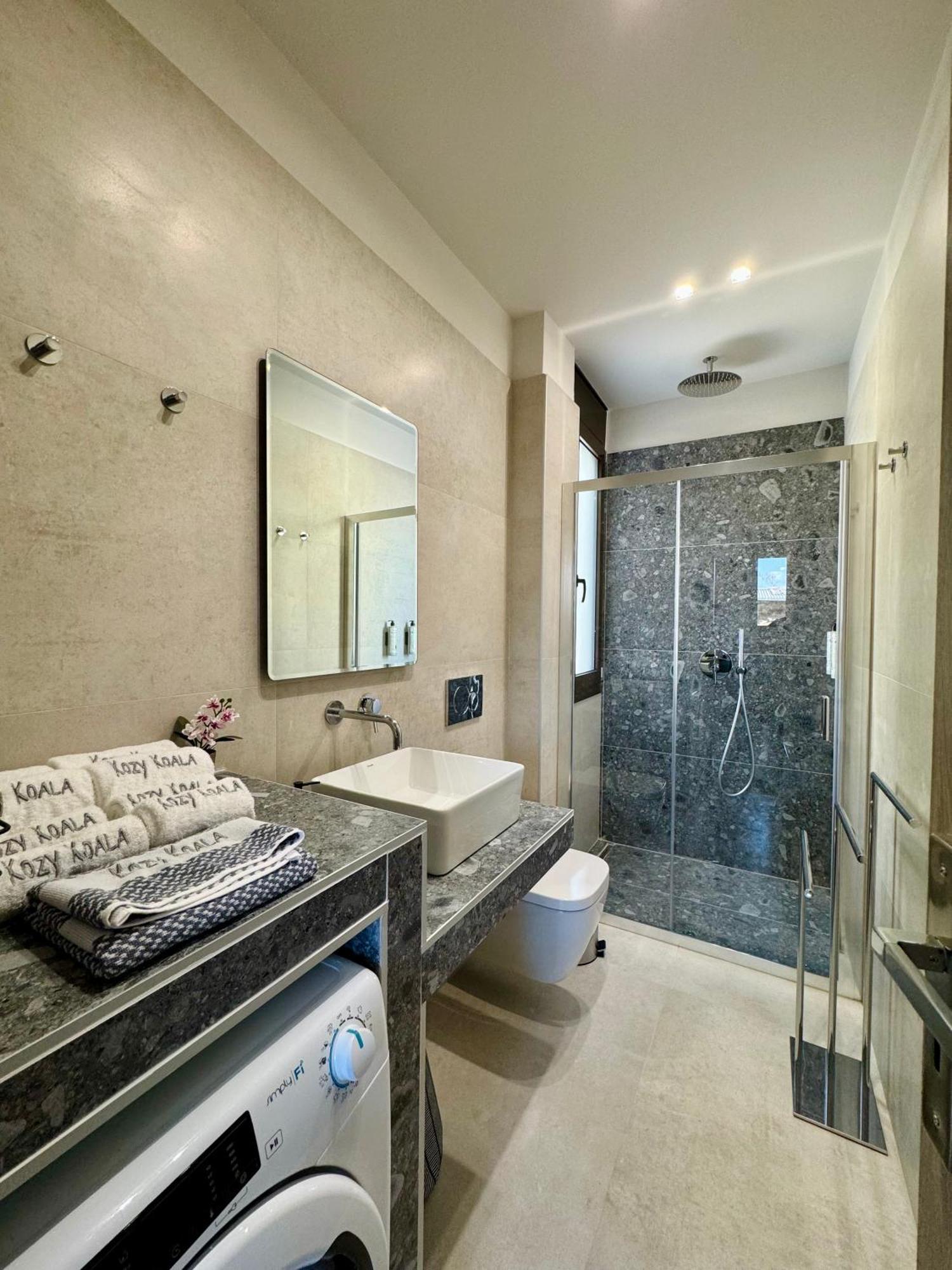 Kozy Koala Apartments, N21, Near Akropolis
